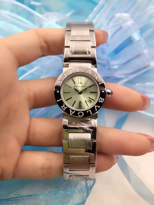 ブルガリ時計正面デザイン